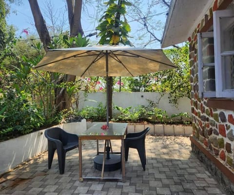Day, Garden, Dining area