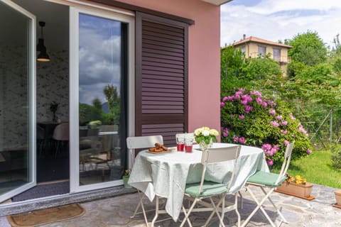 Garden, Balcony/Terrace, Dining area, Garden view