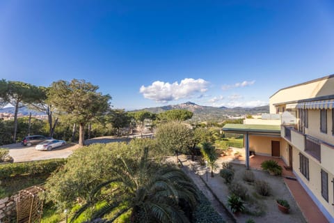 Property building, Day, Natural landscape, Mountain view