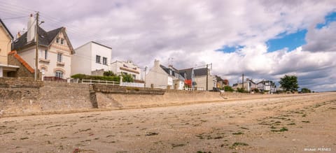 RÉF 407 - LARMOR PLAGE Maison de famille pleine vue mer House in Brittany