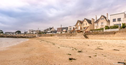RÉF 407 - LARMOR PLAGE Maison de famille pleine vue mer House in Brittany
