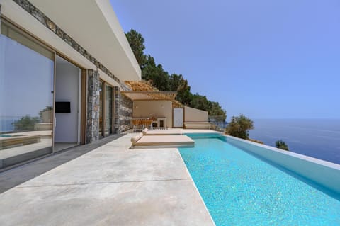 Pool view, Sea view, Swimming pool, sunbed