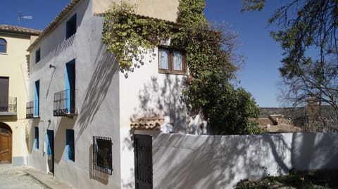 Property building, Day