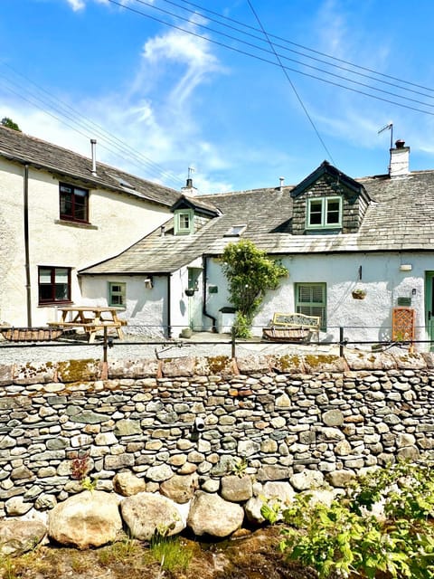 Property building, Facade/entrance, View (from property/room), River view