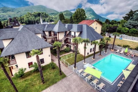 Day, Natural landscape, Bird's eye view, Garden, Garden view, Mountain view, Pool view, Swimming pool, sunbed
