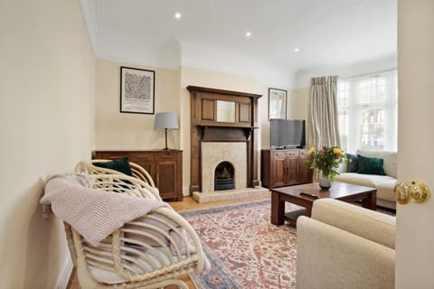 Living room, Entertainment