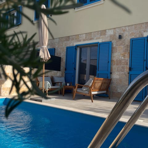 Patio, Balcony/Terrace, Pool view, Swimming pool