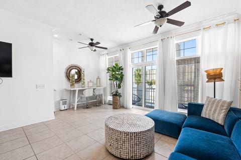 TV and multimedia, Balcony/Terrace, Living room, Seating area