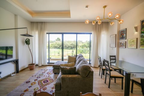 Communal lounge/ TV room, TV and multimedia, Living room, Seating area, Evening entertainment
