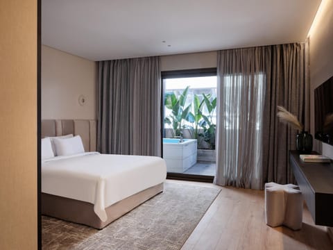 Hot Tub, Bedroom
