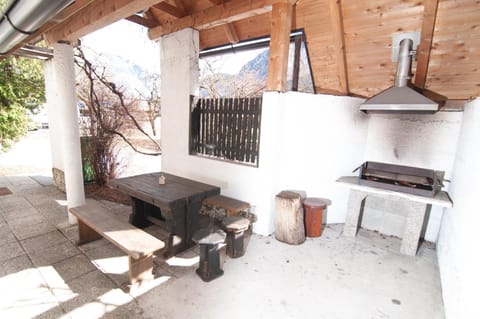 Patio, BBQ facilities