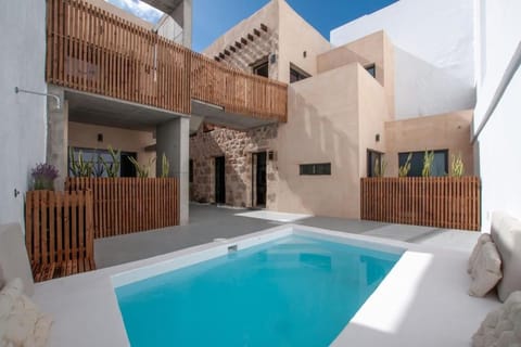 Solarium, Swimming pool