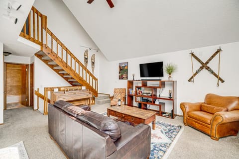 Woodland Park Chalet with Deck, Grill and Mtn Views! House in Woodland Park