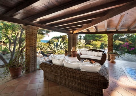 Patio, Day, Garden, View (from property/room), Balcony/Terrace, Seating area, Garden view