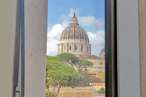 View (from property/room), City view