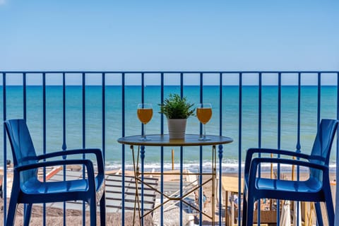 View (from property/room), Photo of the whole room, Sea view