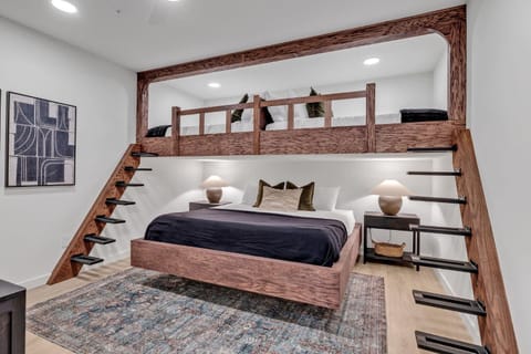 Hyve-The Cosmo-Walk To Broadway House in The Gulch