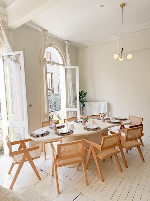 Mansion RL with Unique Decoration Apartment in Antwerp