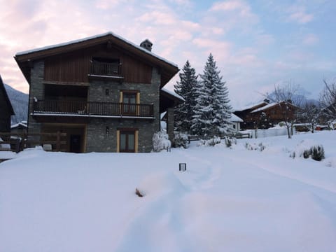 Property building, Winter, Sunrise