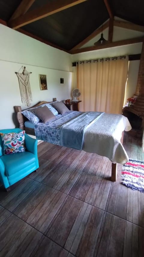 Bed, Photo of the whole room, flat iron