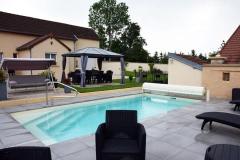 Property building, Swimming pool