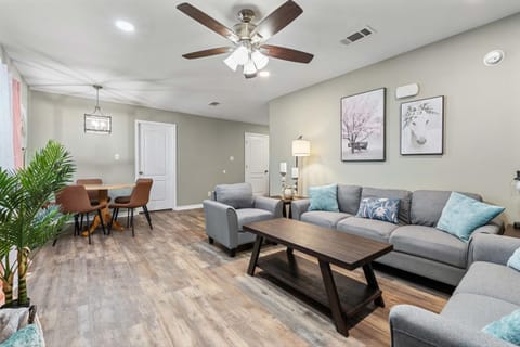 Renovated Home Perfect for Family House in Mobile