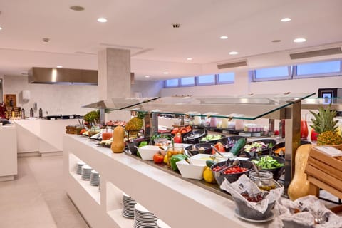 Food and drinks, Buffet breakfast