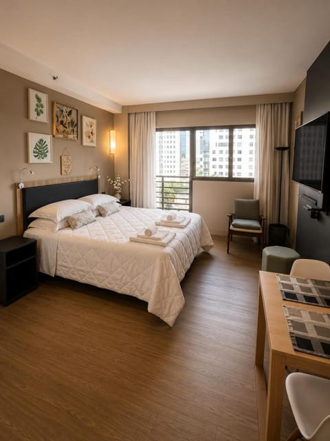 Communal lounge/ TV room, Bed, TV and multimedia, Photo of the whole room, Bedroom