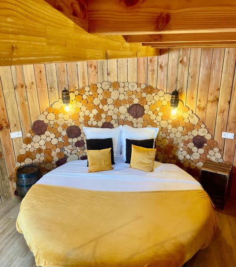 Bed, Photo of the whole room