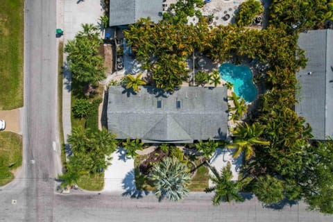 Recently renovated with large pool on the North end of AMI House in Anna Maria Island