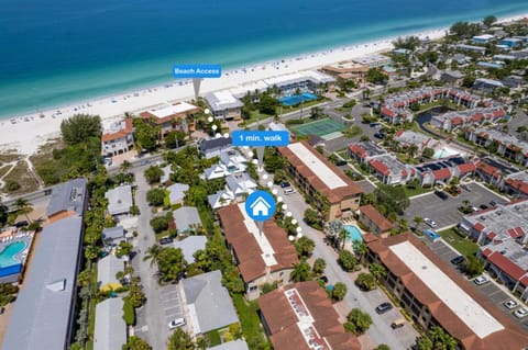 Enjoy Sunset Walks at this Spacious Townhome House in Bradenton Beach