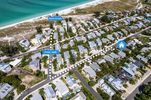 Golf Cart included! Short walk to the Beach on the Peaceful North End House in Anna Maria Island