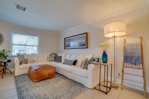 Come enjoy the Sand, Sun and a Little Rum House in Holmes Beach