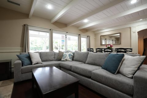 Destination #03 House in Fullerton