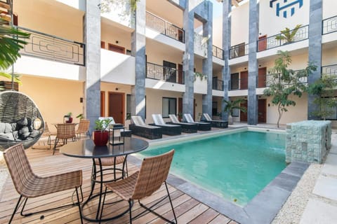 Property building, Swimming pool, sunbed, Internal: Not applicable to any particular room