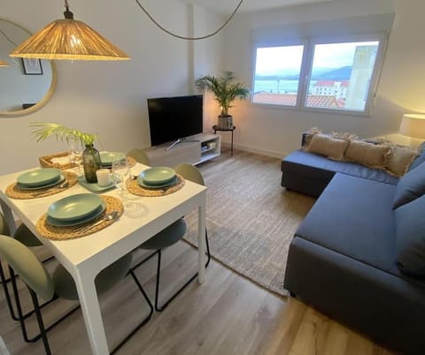 Communal lounge/ TV room, TV and multimedia, Living room, Dining area