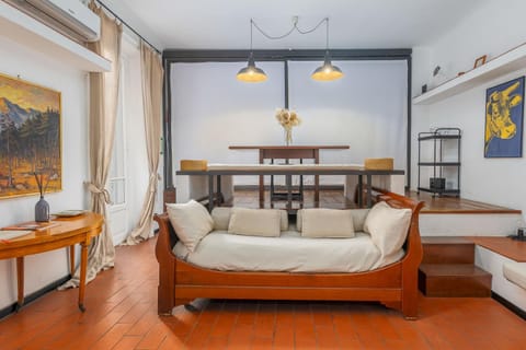 Bed, Living room, Photo of the whole room, Seating area, Dining area, Bedroom