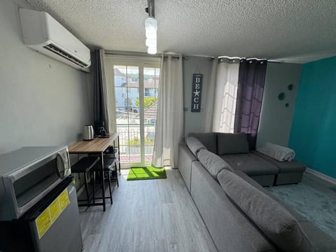 Communal lounge/ TV room, Living room, Dining area