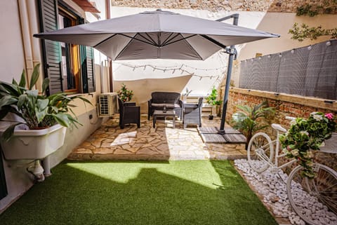Garden, furniture
