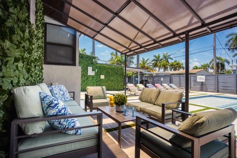 Patio, Balcony/Terrace, Balcony/Terrace, sunbed