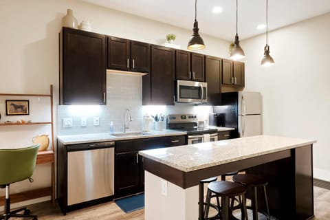 Unbeatable Location Golden Condo - Walk Everywhere House in Golden