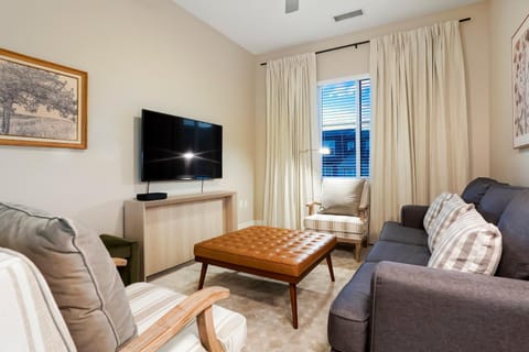 Unbeatable Location Golden Condo - Walk Everywhere House in Golden