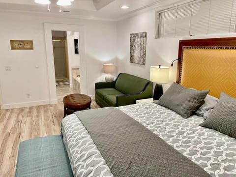 Peacock House Sleeps 12 Hot Tub Game Room House in Ahwahnee