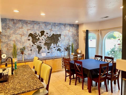 Peacock House Sleeps 12 Hot Tub Game Room House in Ahwahnee