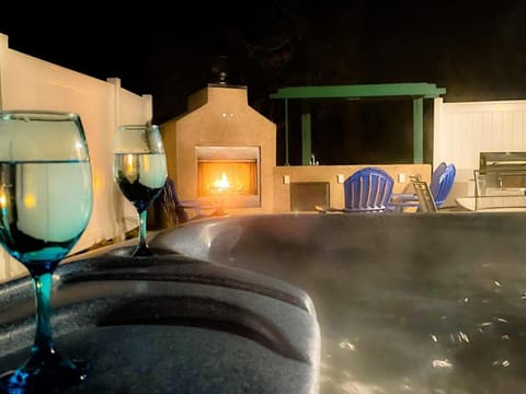 Peacock House Sleeps 12 Hot Tub Game Room House in Ahwahnee