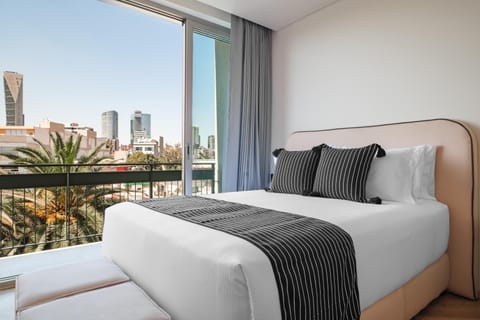 Bed, Balcony/Terrace, Bedroom, City view