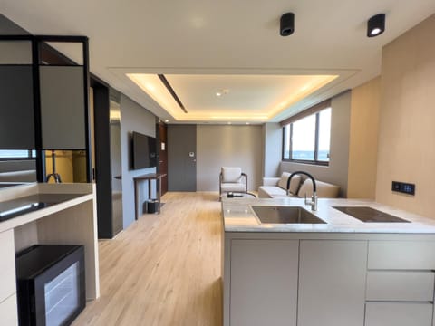 Kitchen or kitchenette, Living room, stove