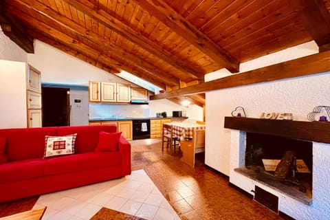 Living room, Dining area, pet friendly