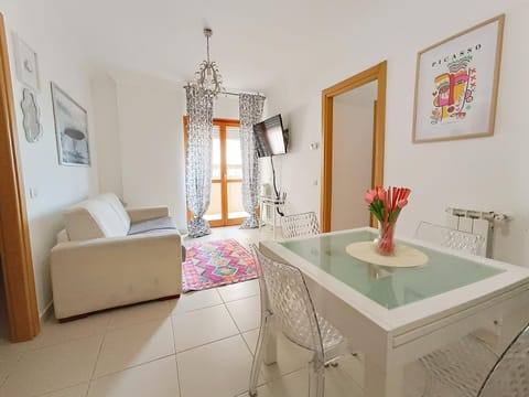 TV and multimedia, Living room, air conditioner