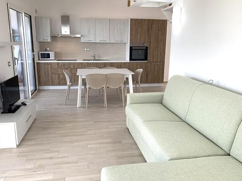 Grazioso attico con aria condizionata e comodo spazio esterno C347 Apartment in Calasetta